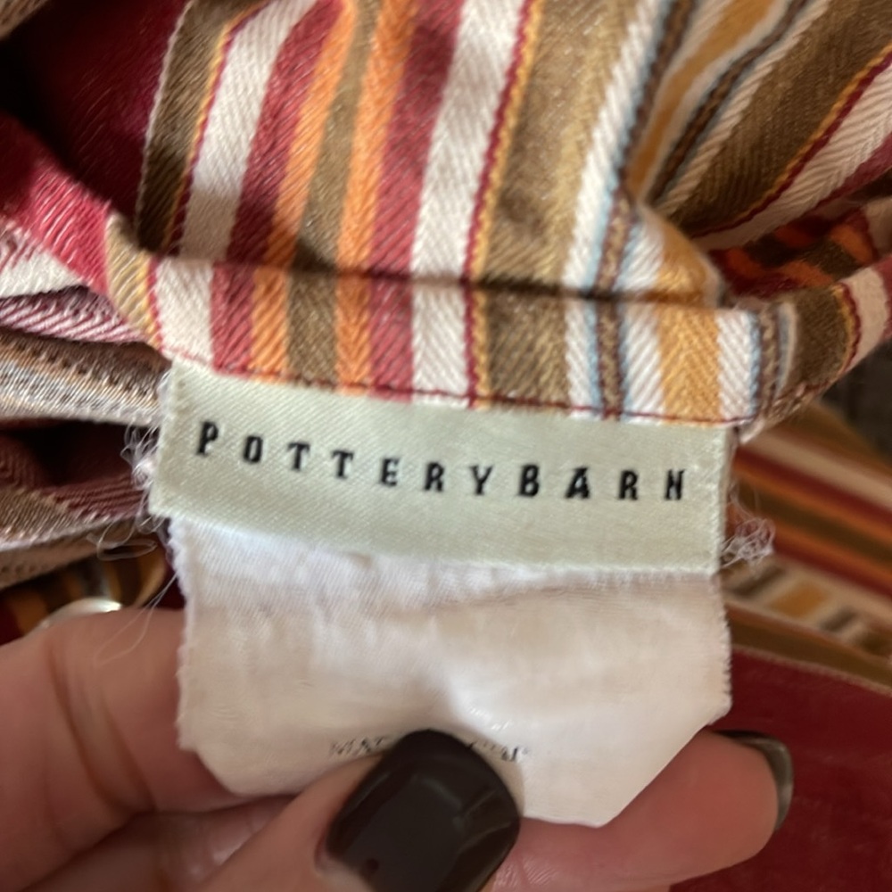Pottery Barn striped duvet cover, King, 2 decorative pillowcases - Picture 6 of 6